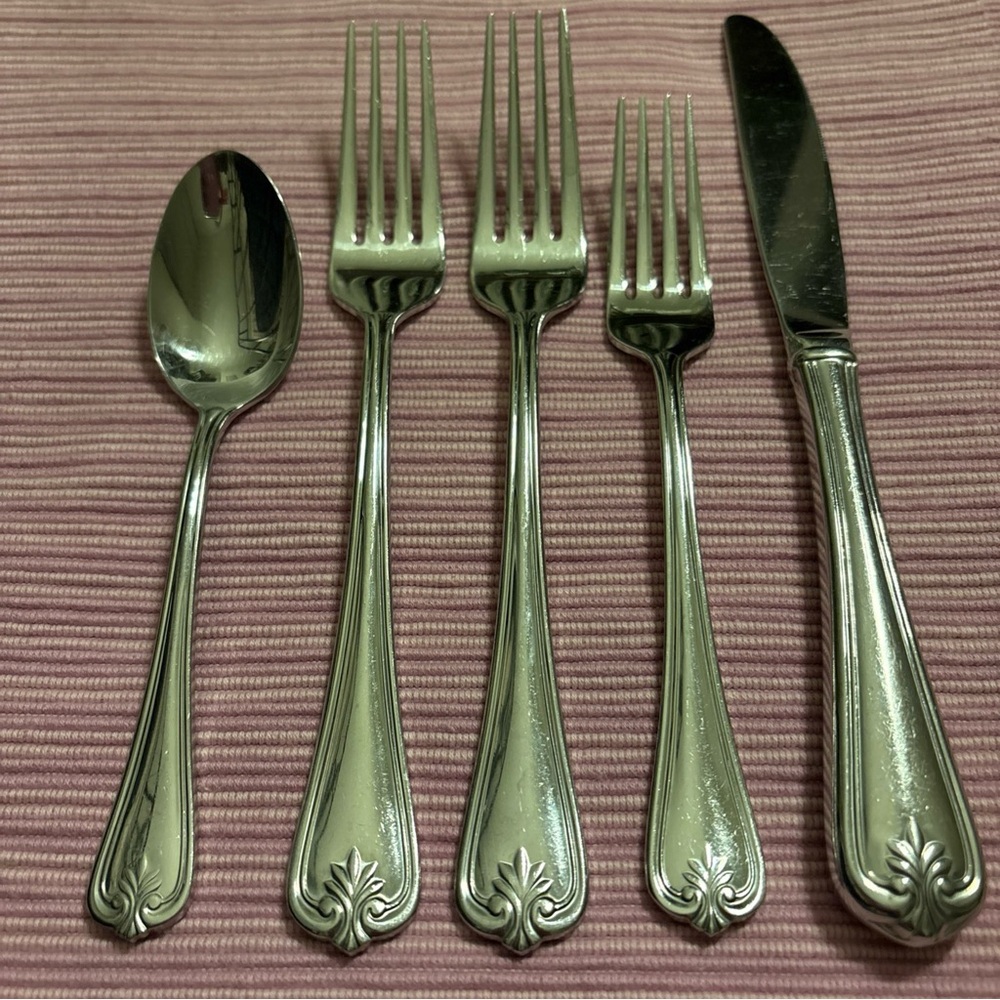 Lenox Butlers Gourmet 18/8 Stainless Flatware 5 pc Silverware Set